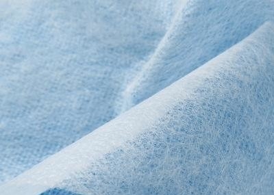 سوبر ناعمة قابلة للتخصيص المقاومة للماء SSS Spunbond PP غير منسوجة للقناع والمناديل